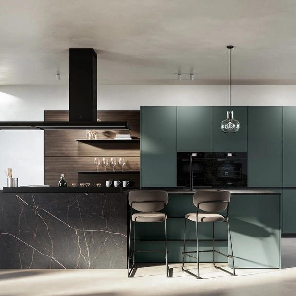 Cucina Moderna con isola Kalì 01 in pet e laminato di Arredo3